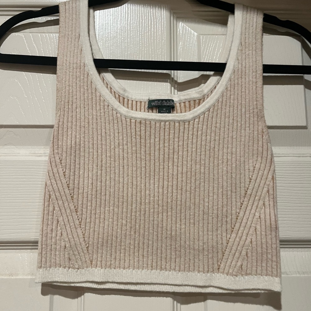 wild fable knit tan/white top